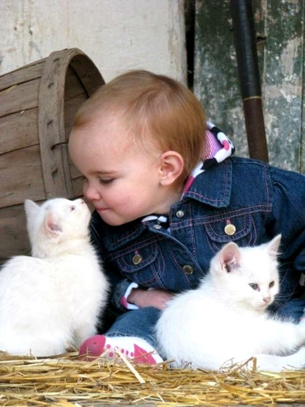 25 photos which show why every child should have a pet