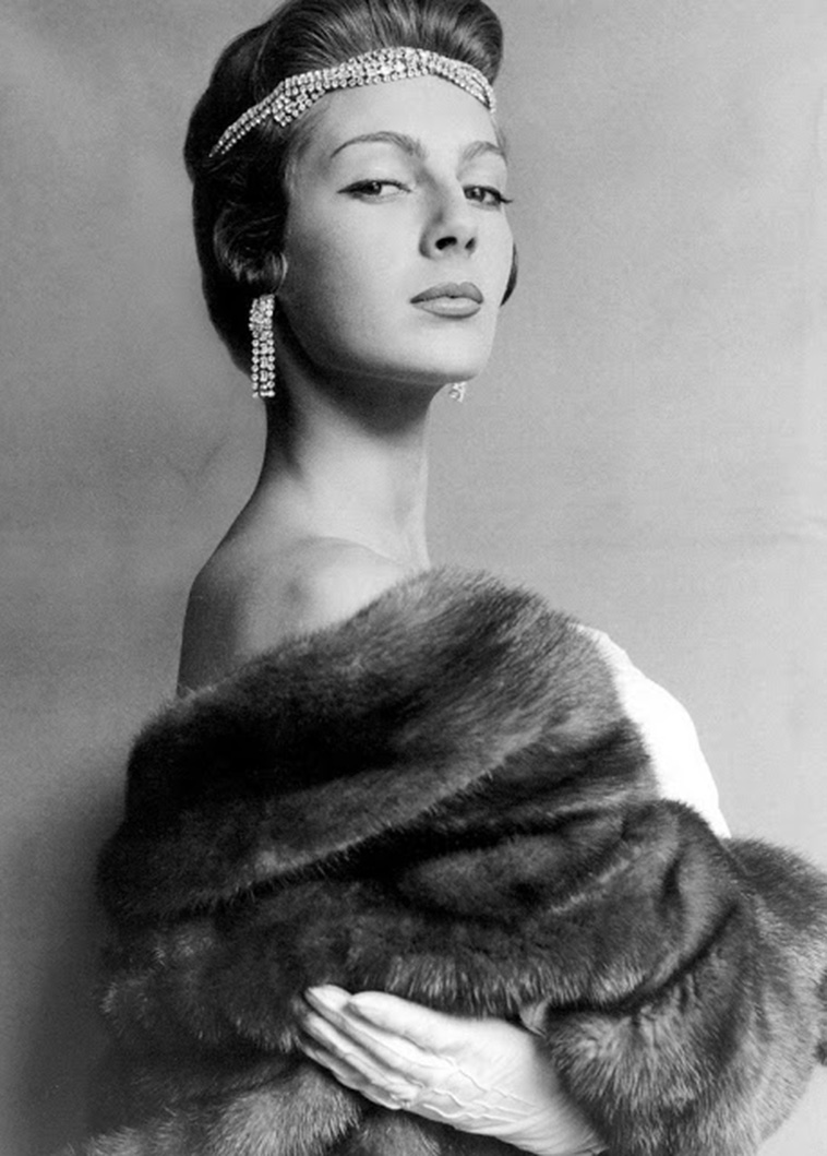 25 Amazing Black and White Photographs Of Female Celebrities