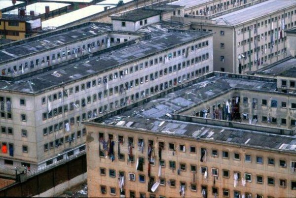 Why-prisons-and-high-schools-are-built-same-way009