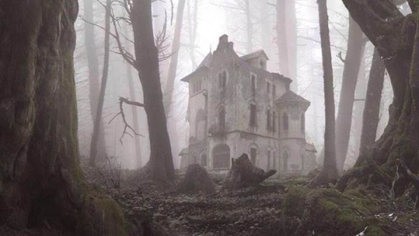 abandoned_house_woods