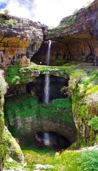 baatara gorge waterfall