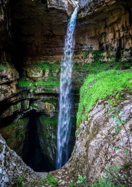 baatara gorge waterfall