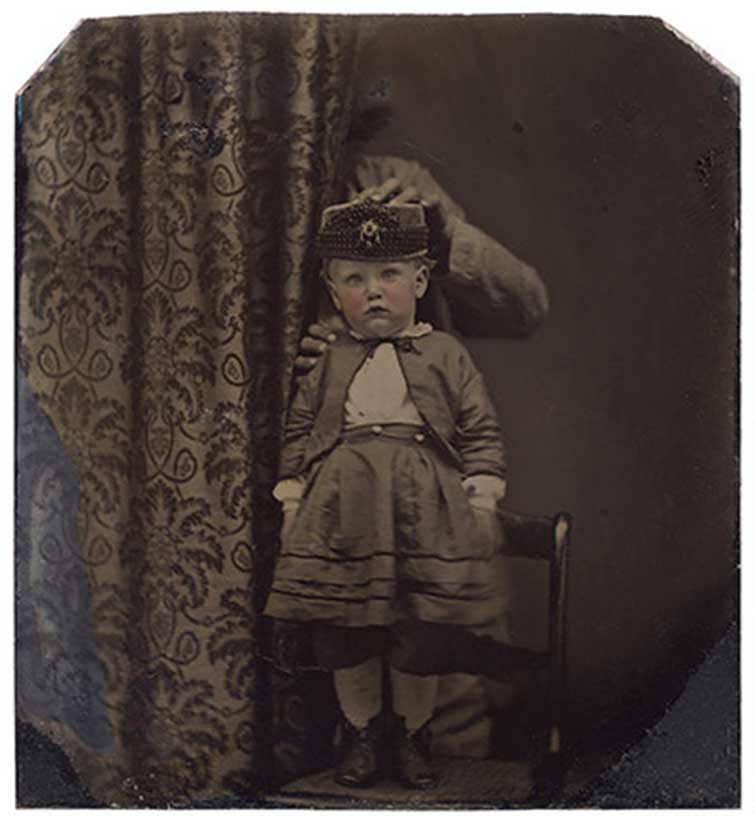 Mothers-Hiding-in-Baby-Pictures-09