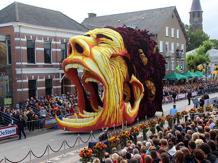 Giant Flower Sculptures