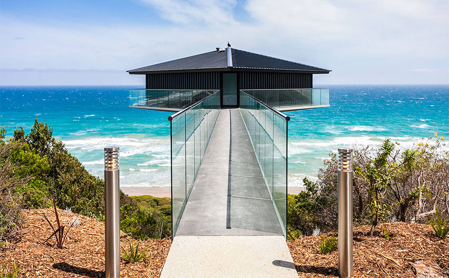 This Brilliant Beach House Seems To Float Above The Sea In