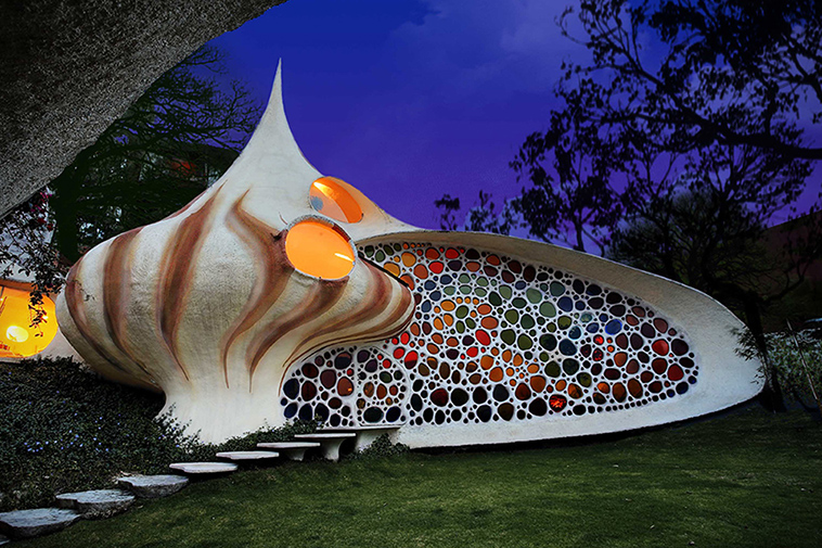 nautilus giant seashell house