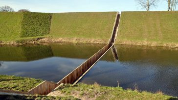sunken pedestrian bridge