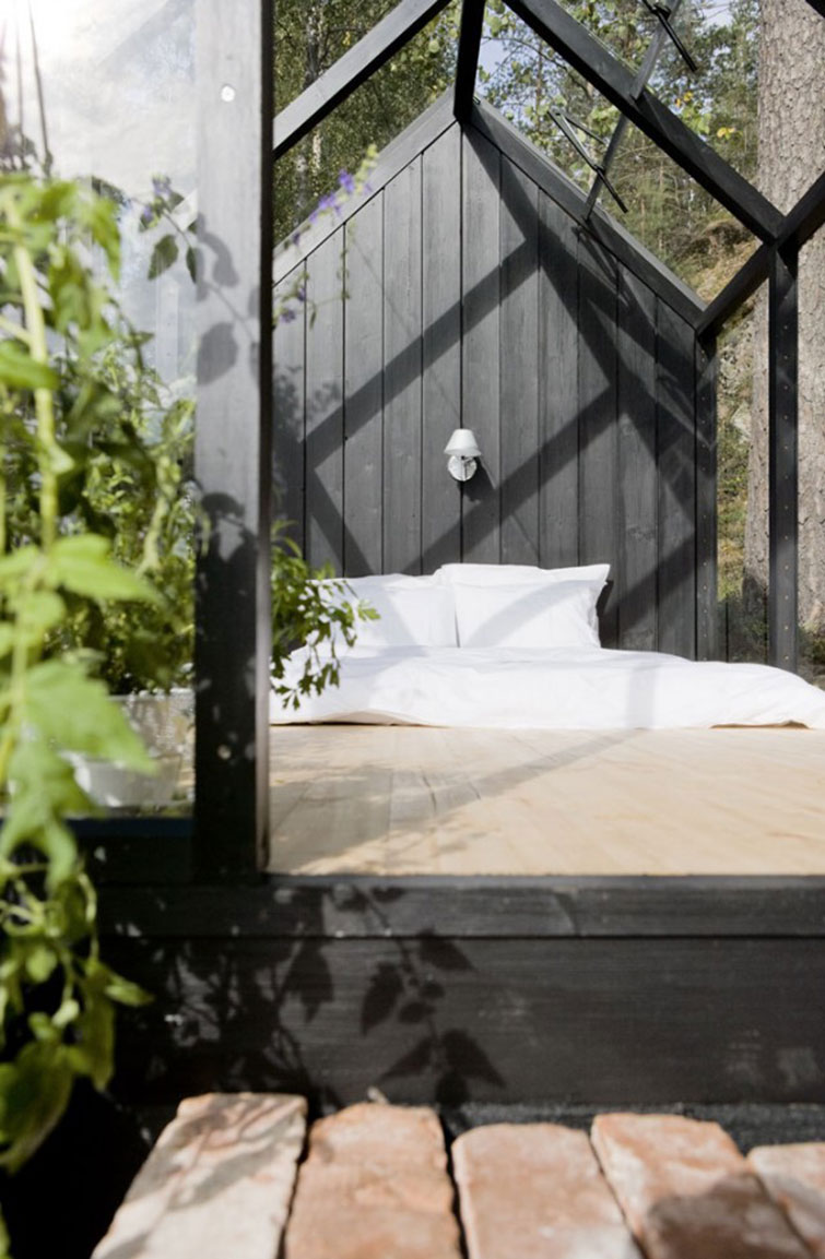 Glass-Covered Modular Cabin