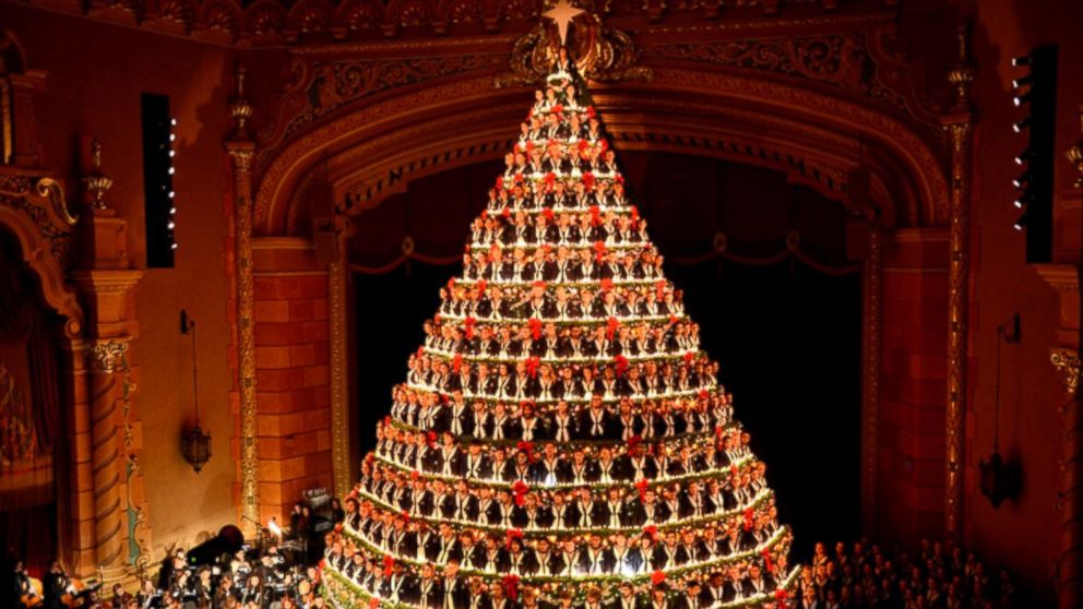 America's Tallest Singing Christmas Tree
