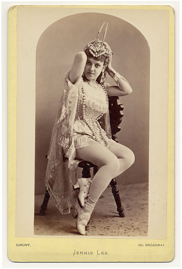  Vintage Portraits of Exotic Dancers