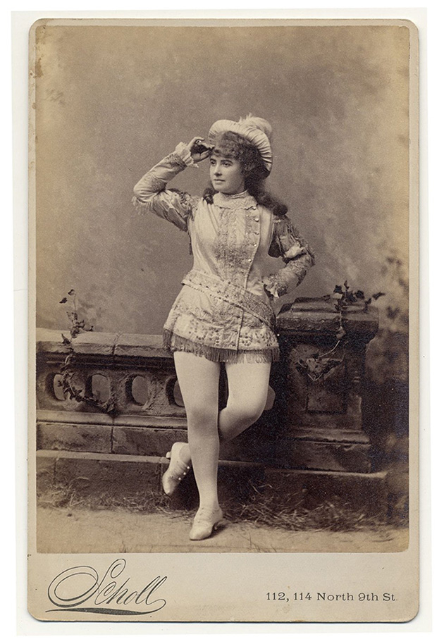  Vintage Portraits of Exotic Dancers