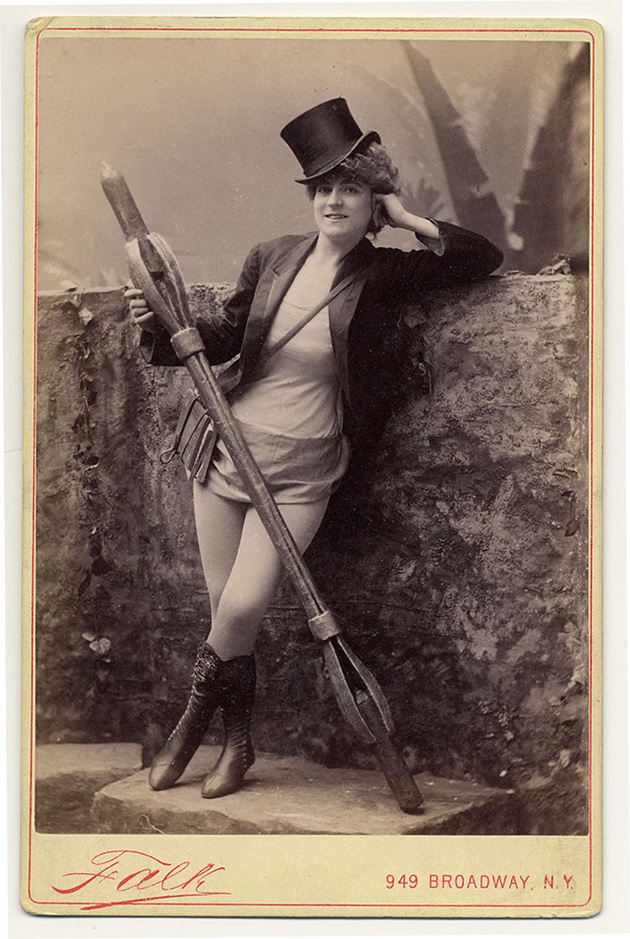  Vintage Portraits of Exotic Dancers
