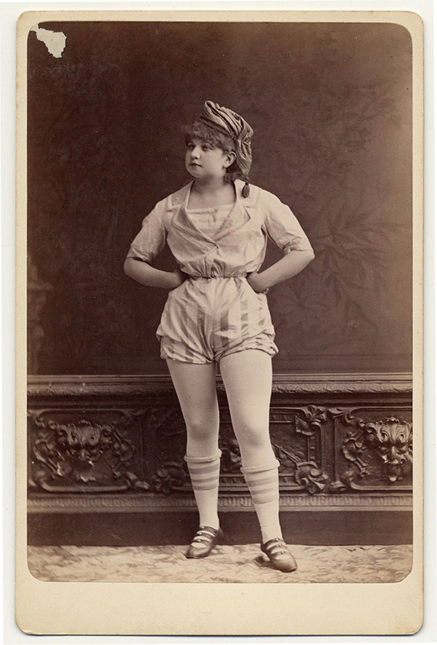  Vintage Portraits of Exotic Dancers