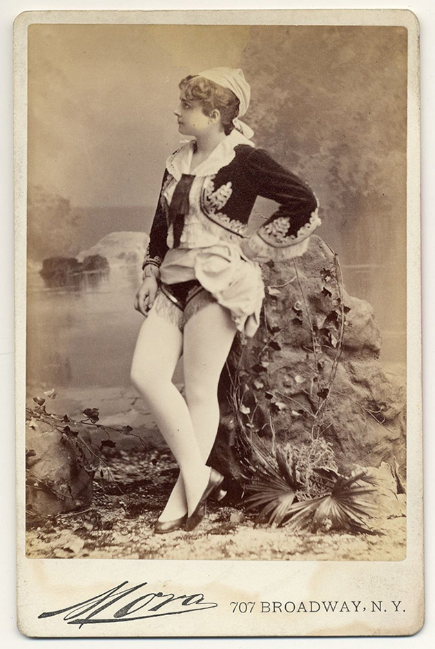  Vintage Portraits of Exotic Dancers