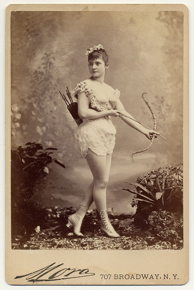  Vintage Portraits of Exotic Dancers