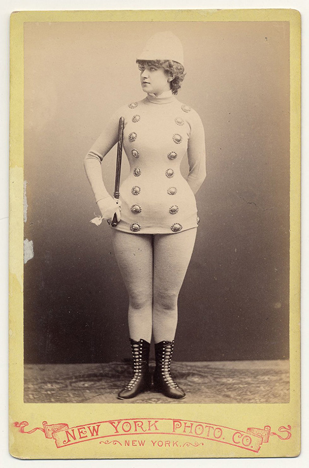  Vintage Portraits of Exotic Dancers