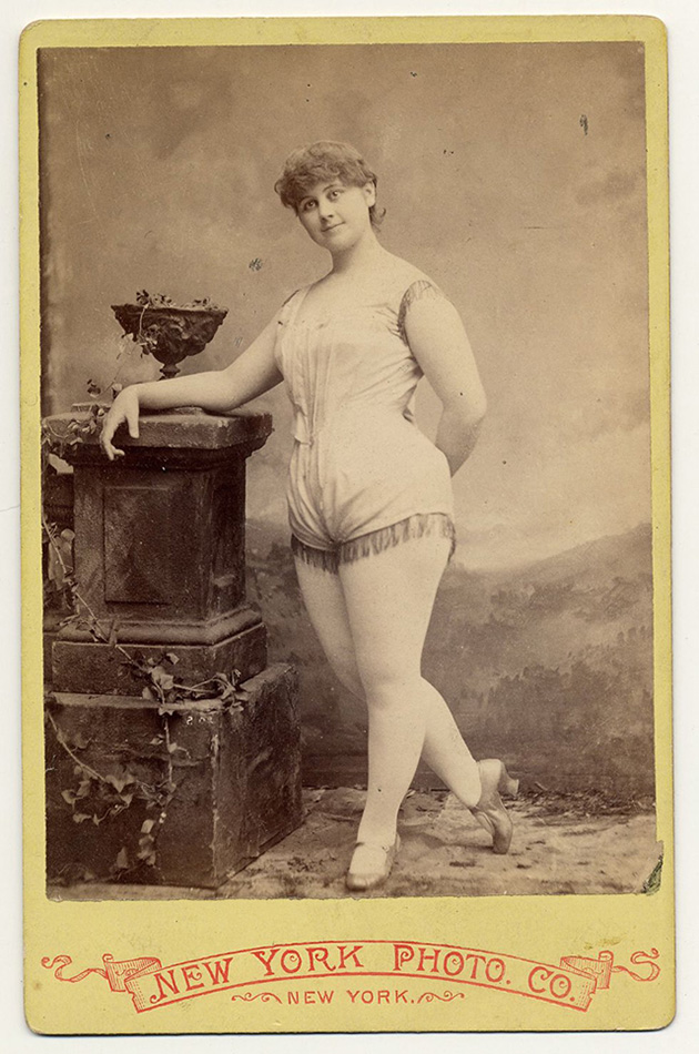  Vintage Portraits of Exotic Dancers