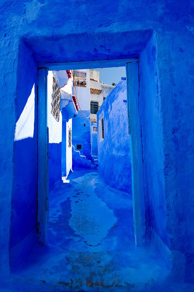 blue-streets-of-chefchaouen-morocco-12