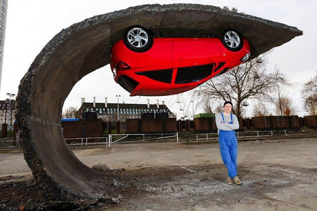 sculptures that defy gravity