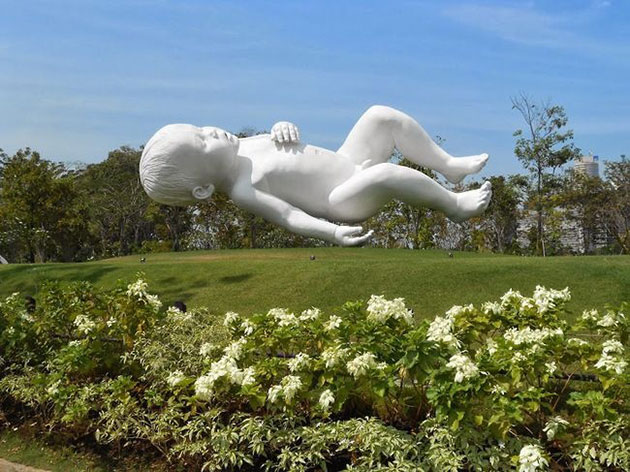 sculptures that defy gravity