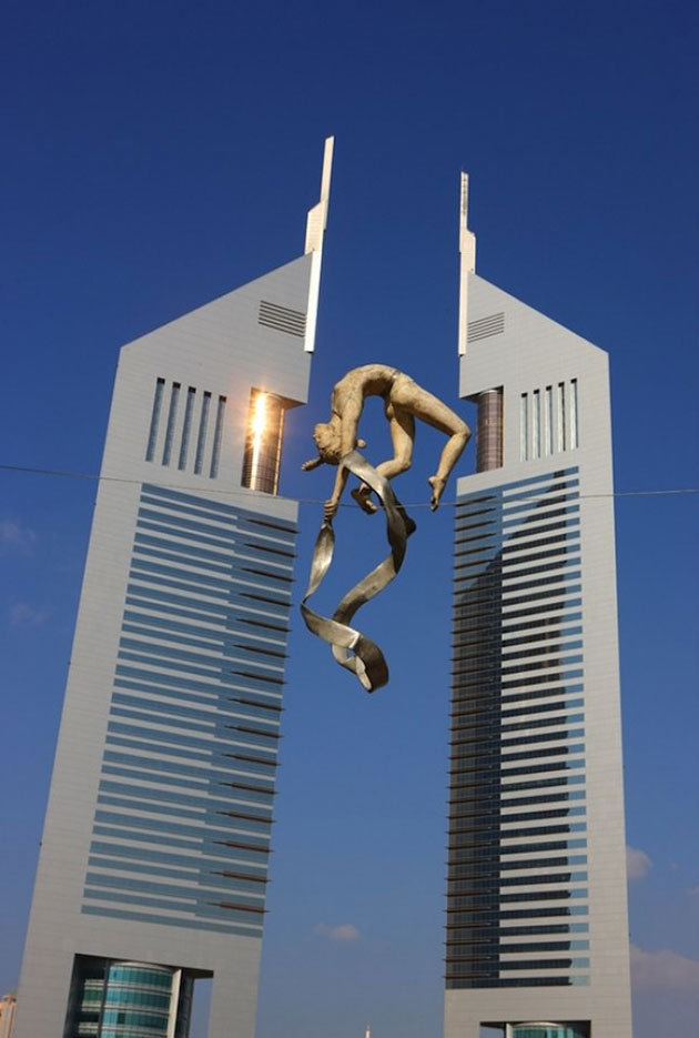 sculptures that defy gravity
