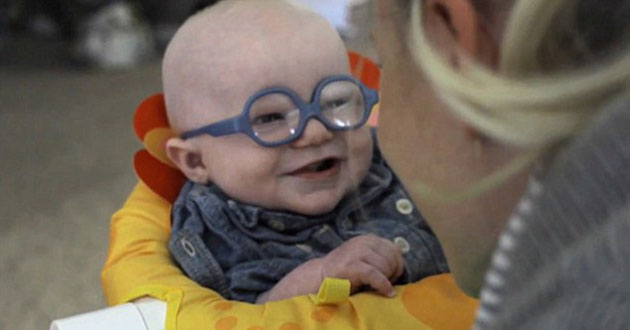 glasses-baby-sees-mother-first-time-smiles-leopold-wilbur-reppond-4