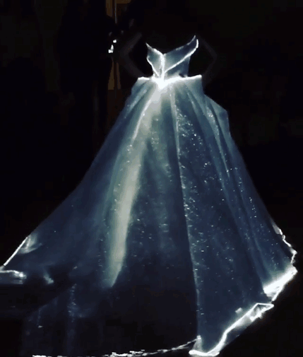 claire-danes-cinderella-glowing-dress-gown-met-gala-zac-posen-3