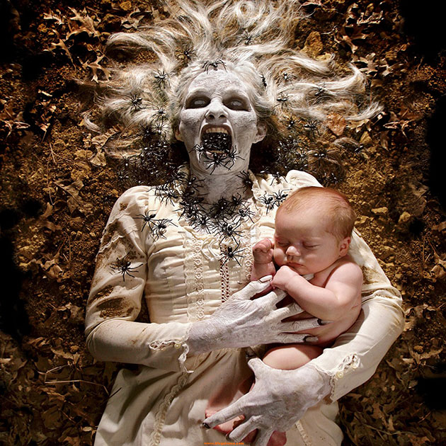 Photographer Dad Does Horror Photoshoots With His Daughters