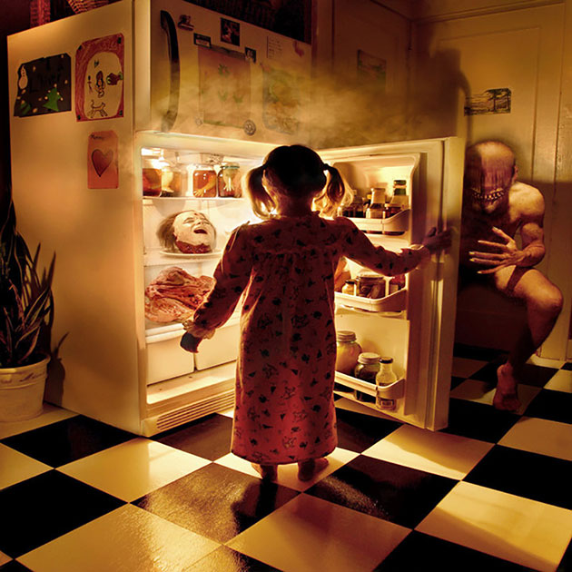 Photographer Dad Does Horror Photoshoots With His Daughters