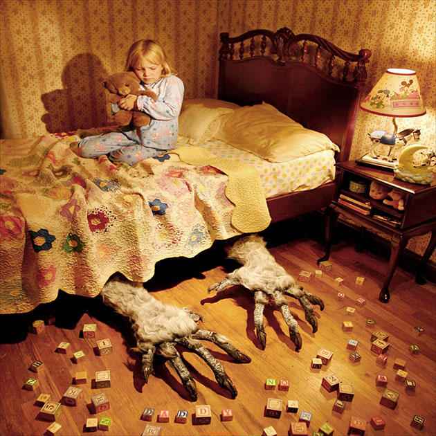 Photographer Dad Does Horror Photoshoots With His Daughters