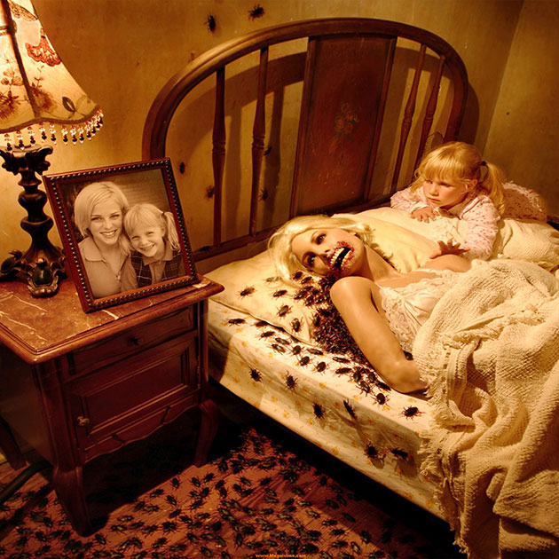 Photographer Dad Does Horror Photoshoots With His Daughters