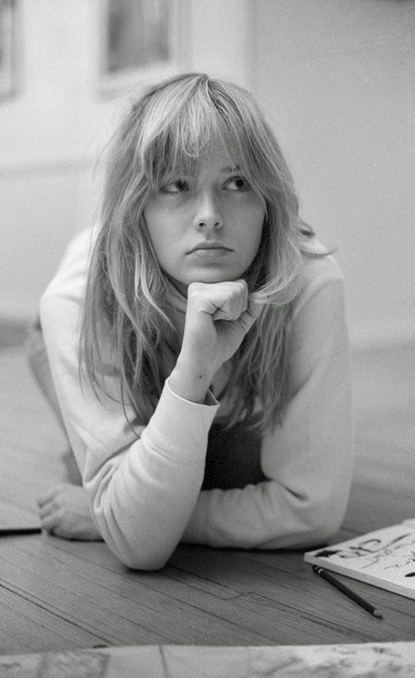 16 Gorgeous Black and White Portraits of Sharon Stone in 1983