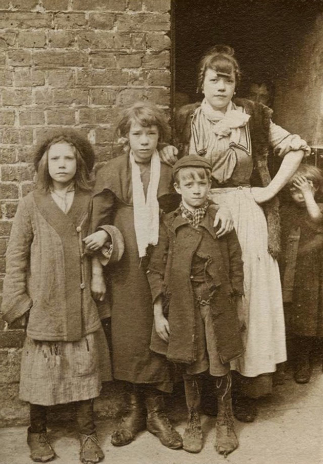 London-Street-Children-1900s