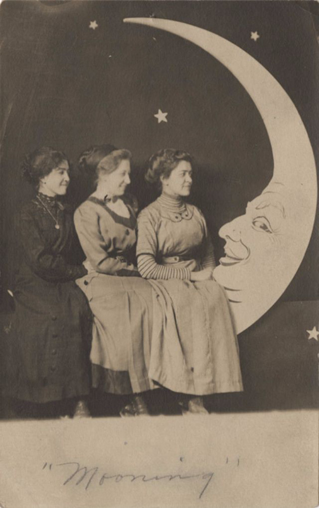 Paper Moon Portraits