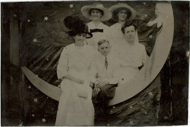 Paper Moon Portraits