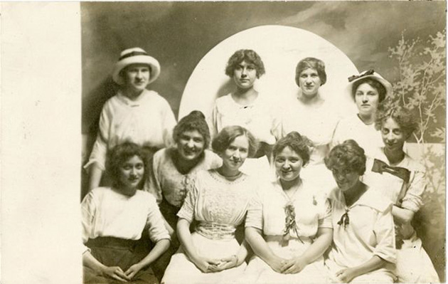 Paper Moon Portraits