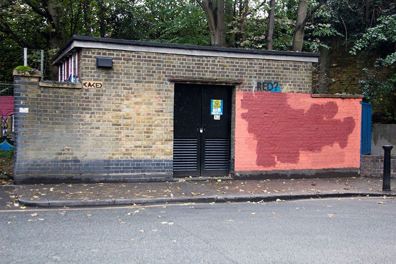 street-artist-mobstr-and-city-worker