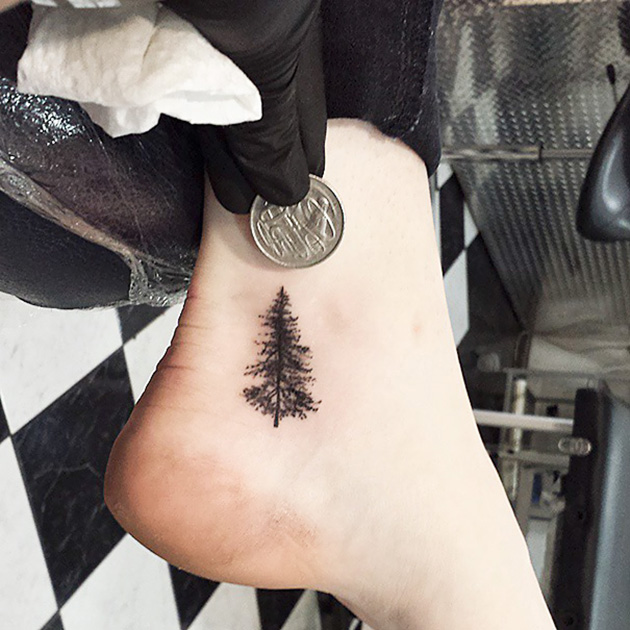 tiny foot tattoo ideas