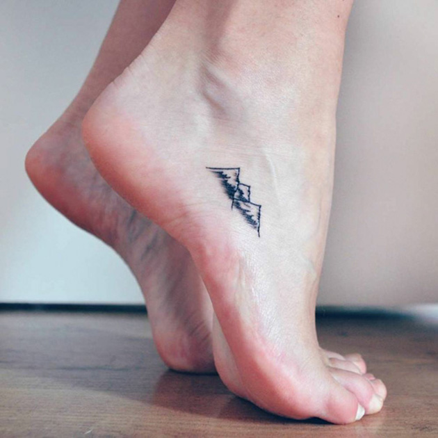 tiny foot tattoo ideas
