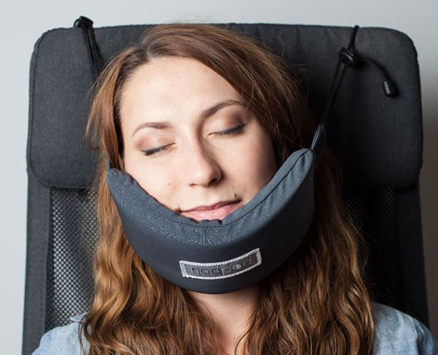 head-hammock-nodpod-sleep-travel-pillow-aeroplane
