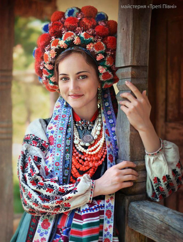 Ukrainian Women Bring Back Traditional Floral Crowns To Show National Pride