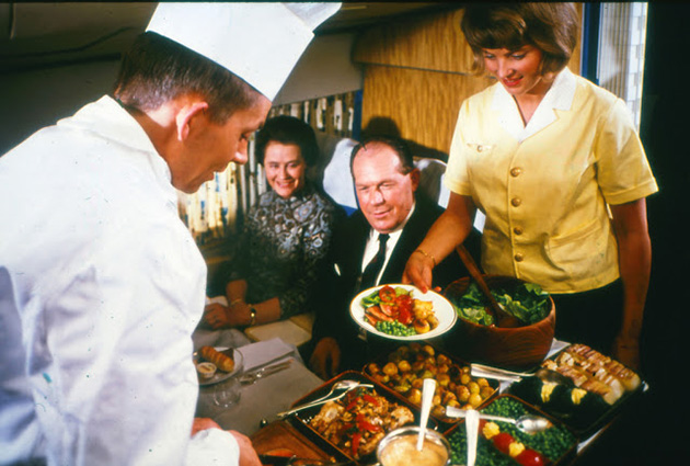 vintage-airplane-food