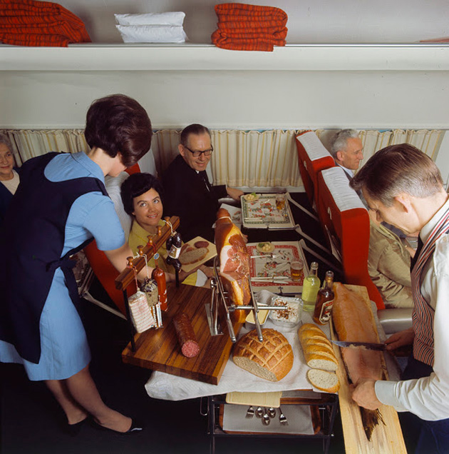 vintage-airplane-food