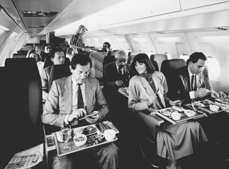 vintage-airplane-food