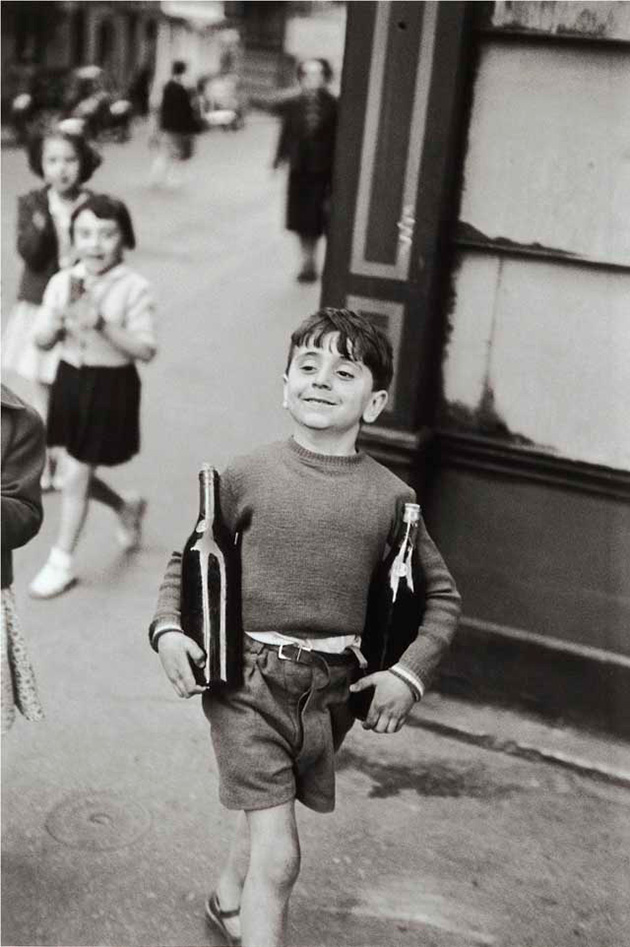 impressive-black-and-white-of-street-scenes-by-henri-catier-bresson-20