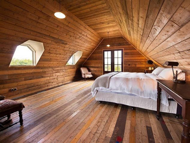 cottage-wood-bedroom