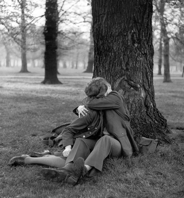 romance-wartime-photos