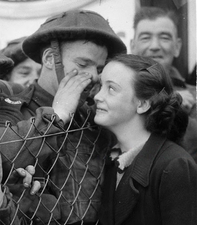 romance-wartime-photos