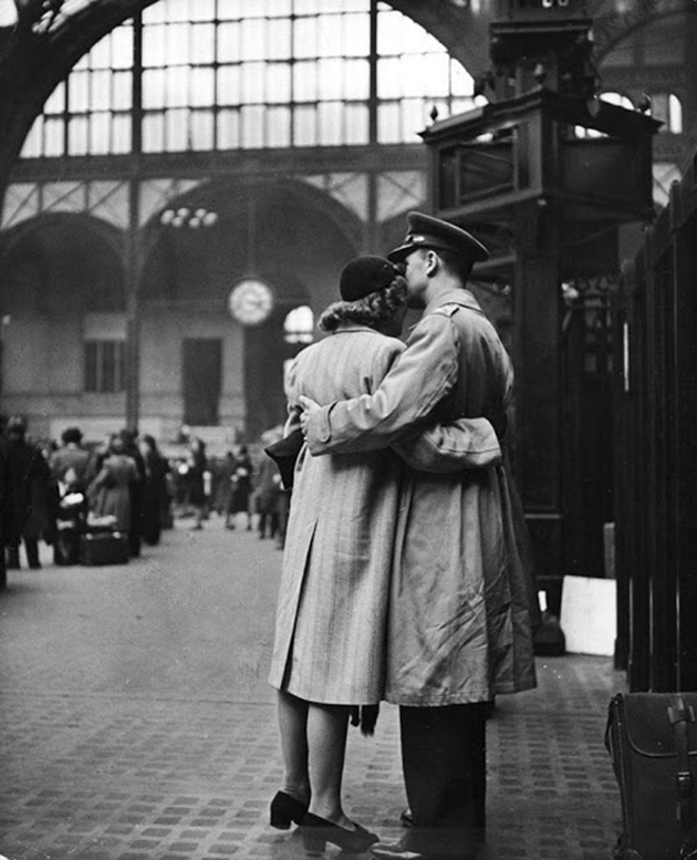 romance-wartime-photos