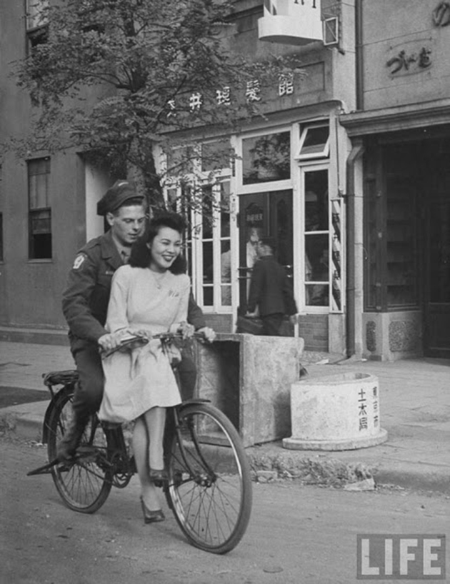 romance-wartime-photos